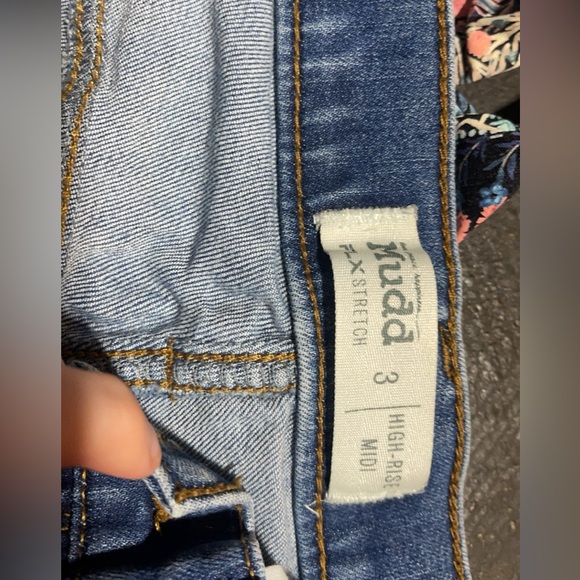 Mudd Jean short size 3 - Picture 2 of 2